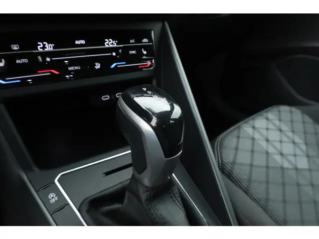 Volkswagen Polo 1.0 TSI R-Line DSG 2025 Benzine 6