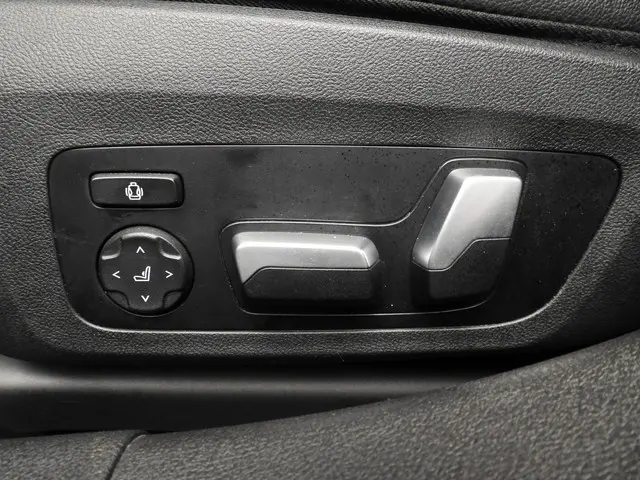 BMW 3 Serie Touring 320e 2023 Hybride Benzine 44
