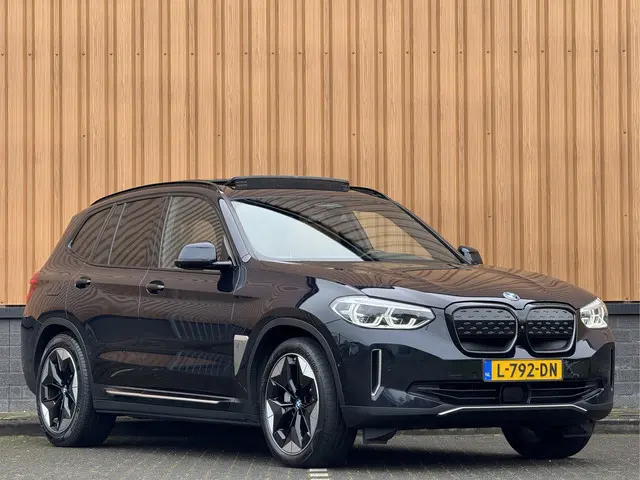 BMW iX3 3
