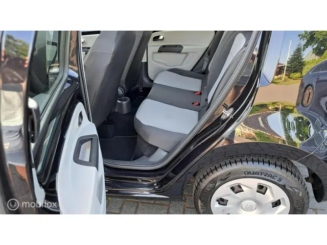 SEAT Mii 1.0 Style Sport 2015 Benzine 18
