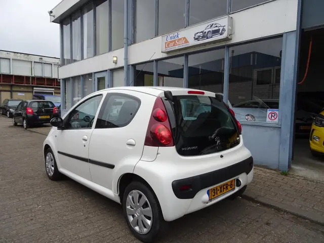 Peugeot 107 1.0 Active Airco NW APK 2012 Benzine 3