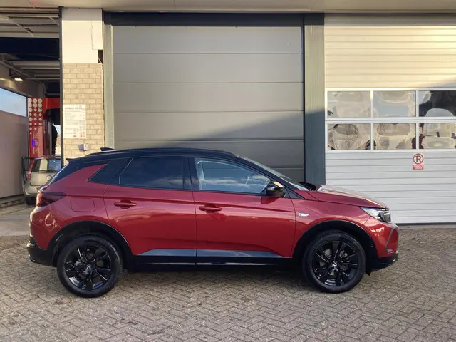 Opel Grandland 1.2 Turbo GS Line 2022 Benzine 4