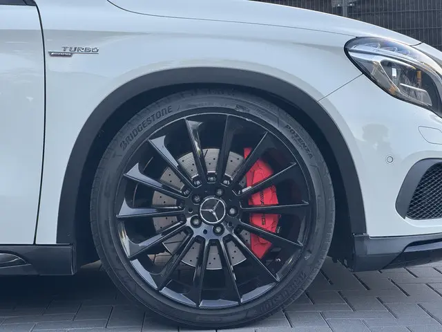 Mercedes-Benz GLA AMG 45 4MATIC 2014 Benzine 5