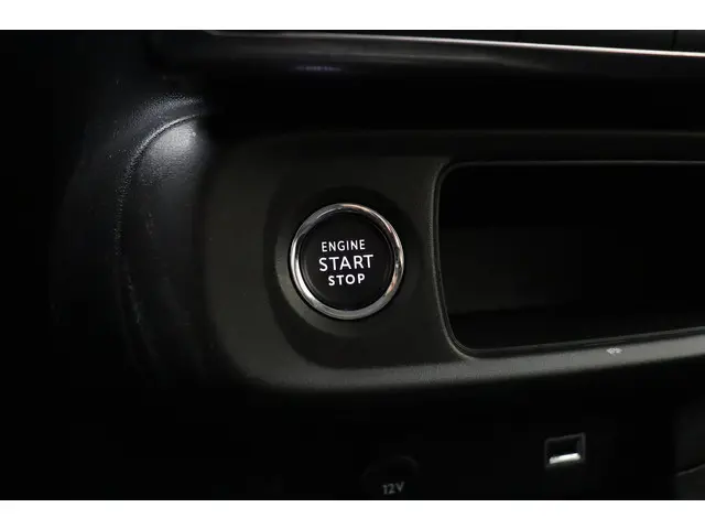 Citroën C3 1.2 PureTech Shine 2021 Benzine 21