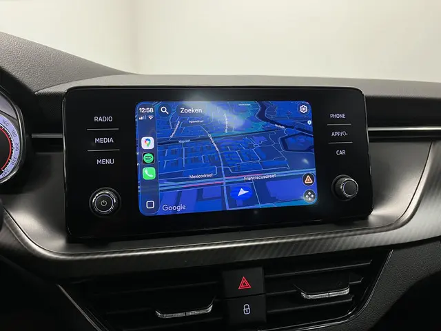 Škoda Kamiq 1.5 TSI ACT Monte Carlo Sport 2023 Benzine 32