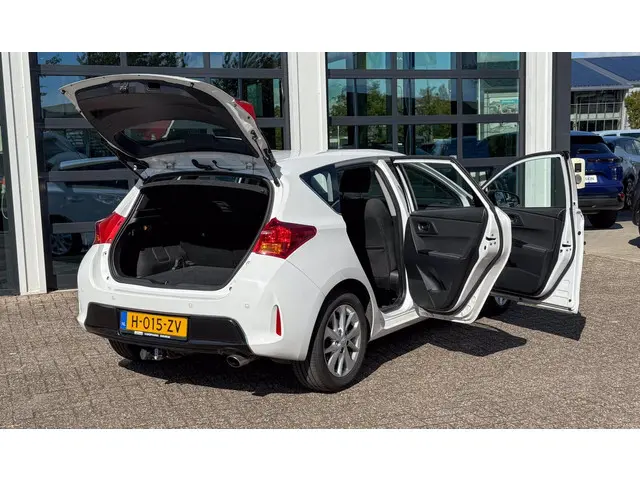 Toyota Auris 1.6 Aspiration 2013 Benzine 11