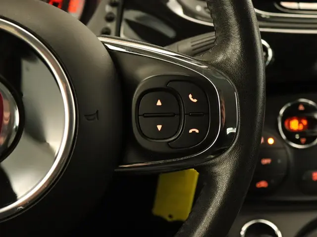 Fiat 500C 1.2 Lounge 2017 Benzine 23