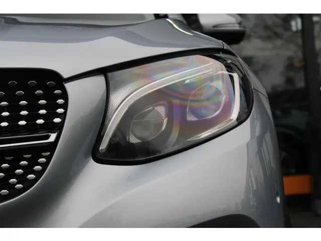 Mercedes-Benz GLC 250 4MATIC Business 2017 Benzine 10