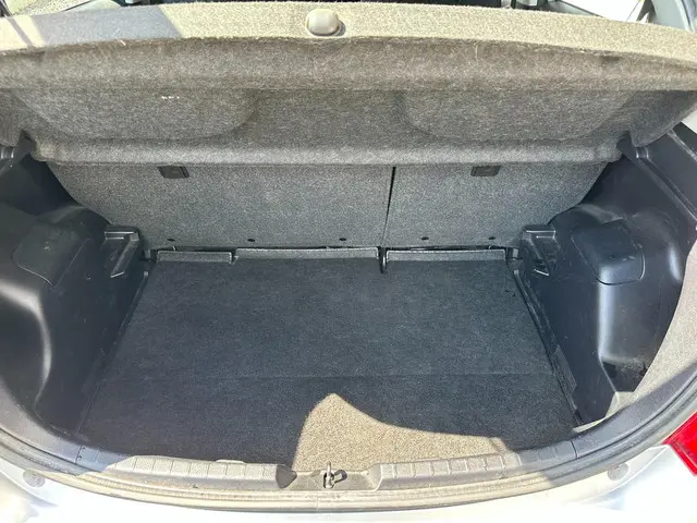 Toyota Yaris 1.0 VVT-i Now Radio | Airco 2013 Benzine 10