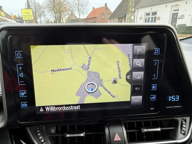 Toyota C-HR 1.8 Hybrid Bi-tone 2018 Hybride Benzine 19