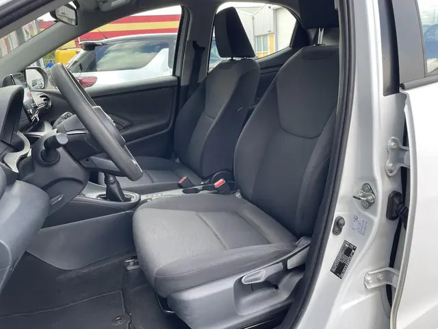 Toyota Yaris 1.0 VVT-i Active 2022 Benzine 10