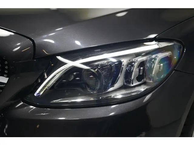 Mercedes-Benz C-Klasse Cabrio 180 AMG Line 2023 Benzine 61