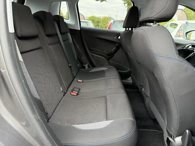 Peugeot 2008 1.2 PureTech Signature 2019 Benzine 10