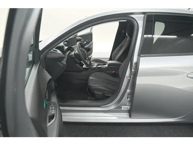 Peugeot 208 PureTech 100 Allure 2022 Benzine 26