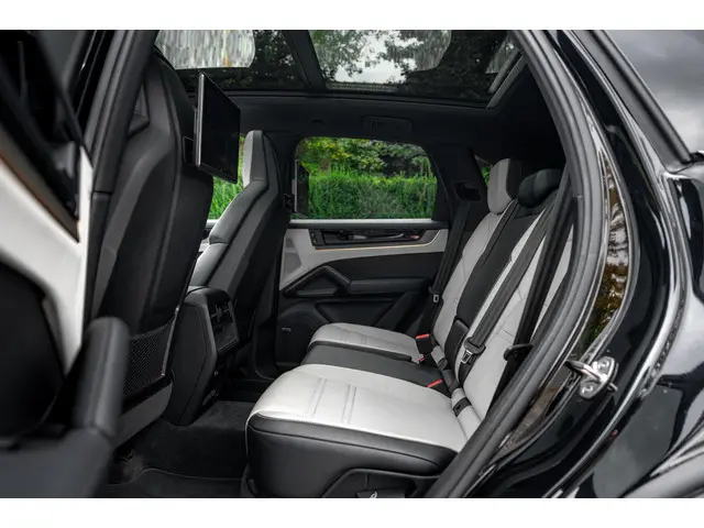 Porsche Cayenne 3.0 S E-Hybrid 2024 Hybride Benzine 8