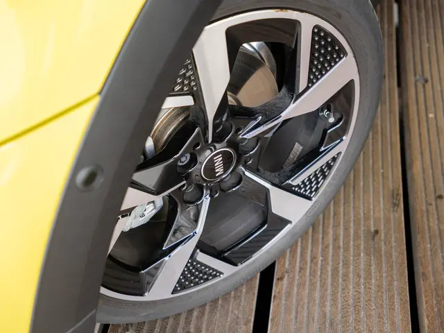 MINI 5-Deurs C 2025 Benzine 14