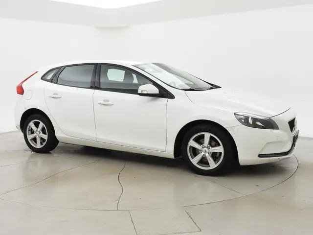 Volvo V40 2.0 D2 120 PK EURO 6 + NAVIGATIE 2018 Diesel 10
