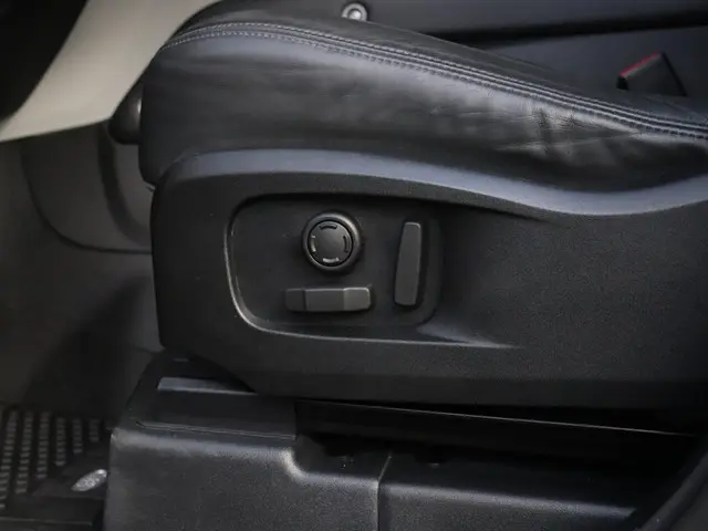 Land Rover Defender 2.0 D240 110 HSE 2020 Diesel 17