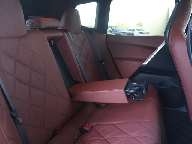 BMW iX xDrive50 High Executive 112 kWh 2022 Elektrisch 13