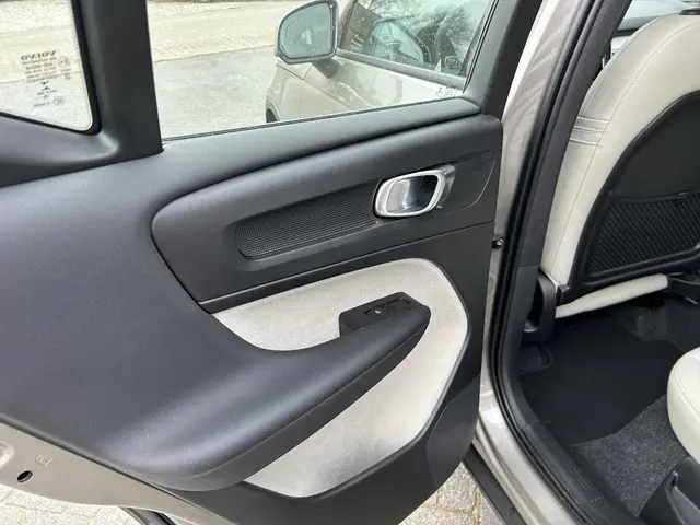 Volvo XC40 2.0 B4 Business Pro 2020 Hybride Benzine 12