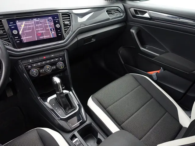 Volkswagen T-Roc 1.5 TSI R-line+ Aut- 2019 Benzine 9