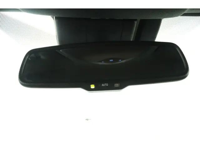 Toyota C-HR 1.8 Hybrid Executive 2017 Hybride Benzine 67