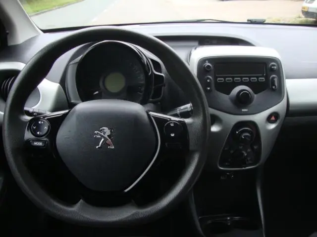Peugeot 108 1.0 e-VTi Active (Airco ) 2014 Benzine 8