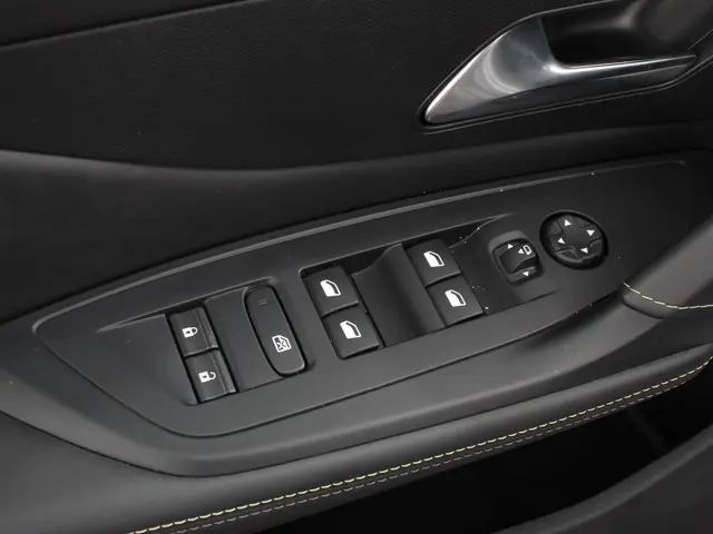 Peugeot 308 1.2 PureTech GT 2024 Benzine 12