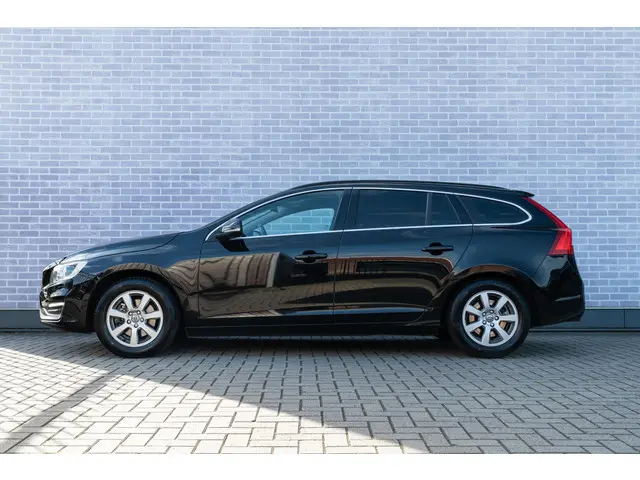 Volvo V60 T3 150 pk Momentum Automaat 2015 Benzine 12