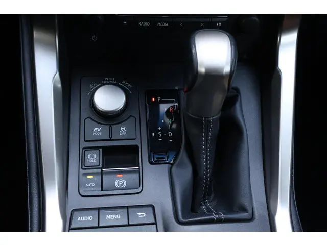Lexus NX 300h AWD Luxury Line 2015 Hybride Benzine 19