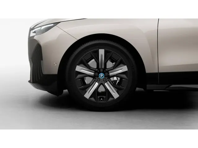 BMW iX xDrive40 2025 Elektrisch 7