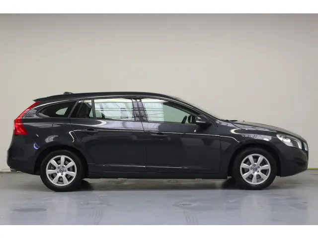Volvo V60 T4 Kinetic Automaat 2013 Benzine 3