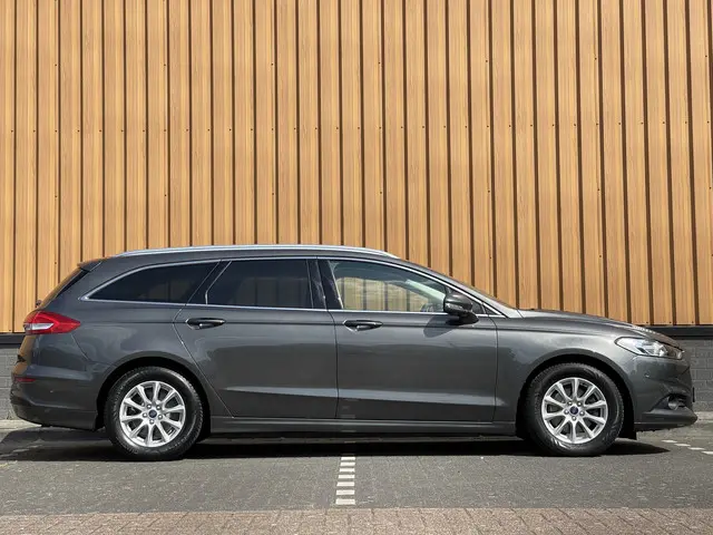 Ford Mondeo Wagon 1.5 Titanium Lease Edition 2018 Benzine 4