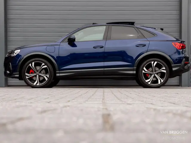 Audi Q3 Sportback 45 TFSI e S-Line 2022 Hybride Benzine 13