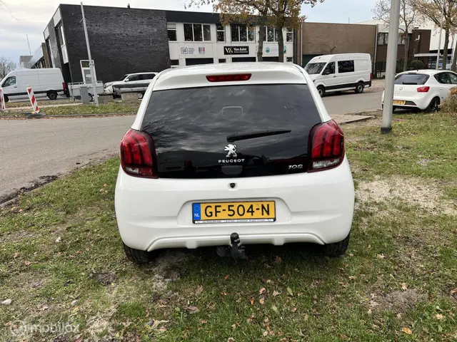 Peugeot 108 1.0 e-VTi Active 2015 Benzine 6