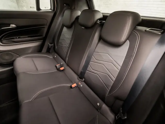 Jeep Avenger 1.2 Altitude Sport 2023 Benzine 16