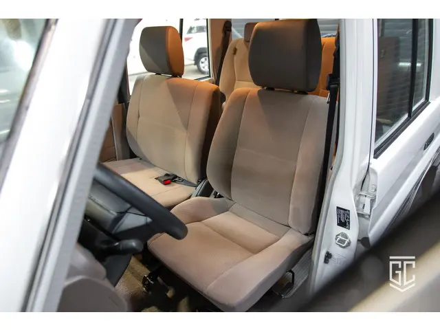 Toyota Land Cruiser GRJ76 E 2024 Benzine 13