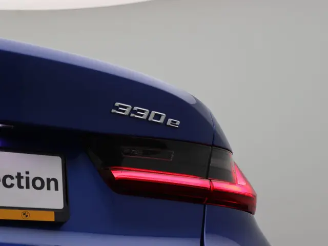 BMW 3 Serie Sedan 330e 2025 Hybride Benzine 28