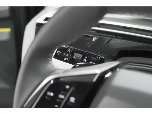 Peugeot 3008 1.2 Hybrid 136 GT 2025 Hybride Benzine 33