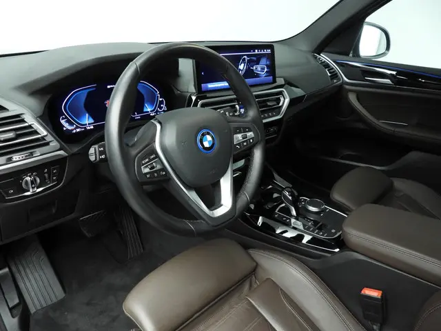 BMW X3 xDrive30e 2023 Hybride Benzine 6