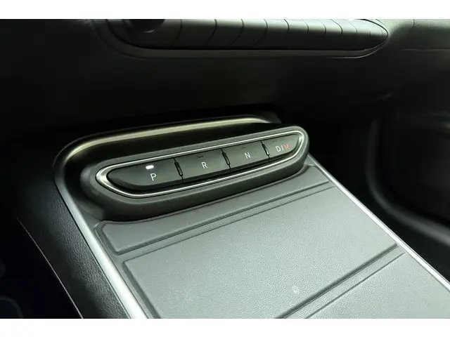 Jeep Avenger 1.2 e-Hybrid Summit 2025 Hybride Benzine 30