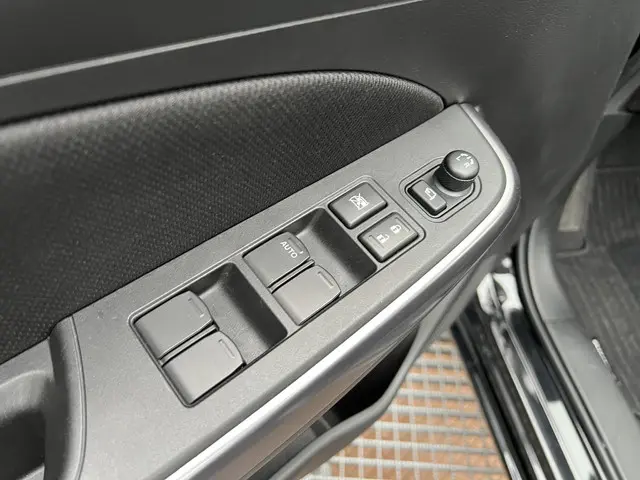 Suzuki Swift 1.2 Style Smart Hybrid 2022 Benzine 20