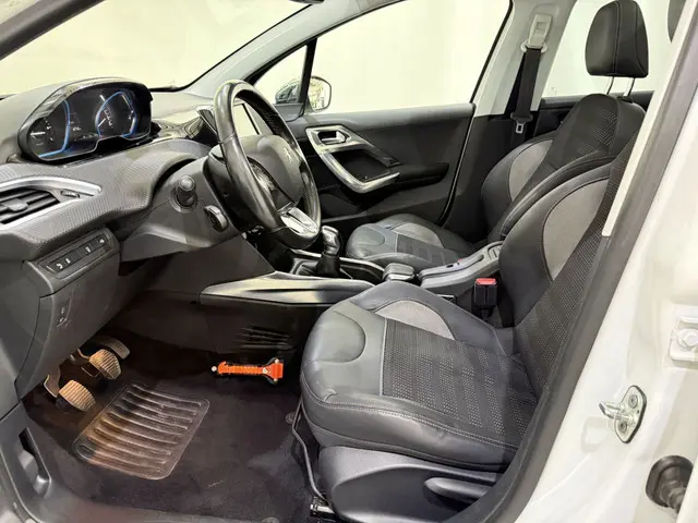 Peugeot 2008 1.2 PureTech 82 Allure Clima 2014 Benzine 44