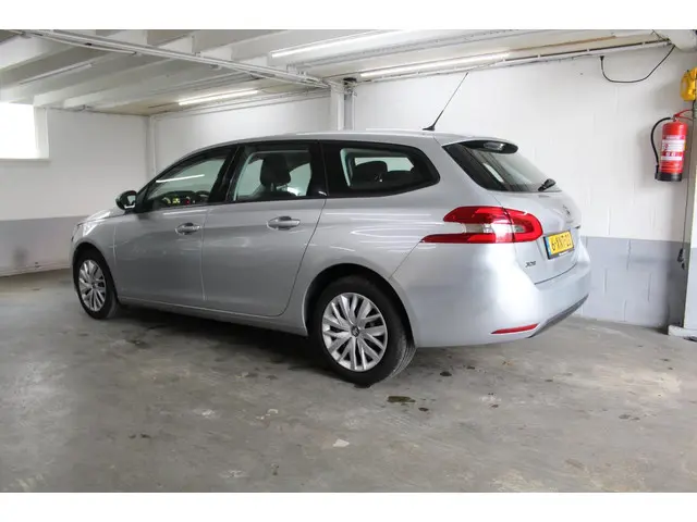 Peugeot 308 SW 1.2 e-THP Blue Lease 2014 Benzine 7