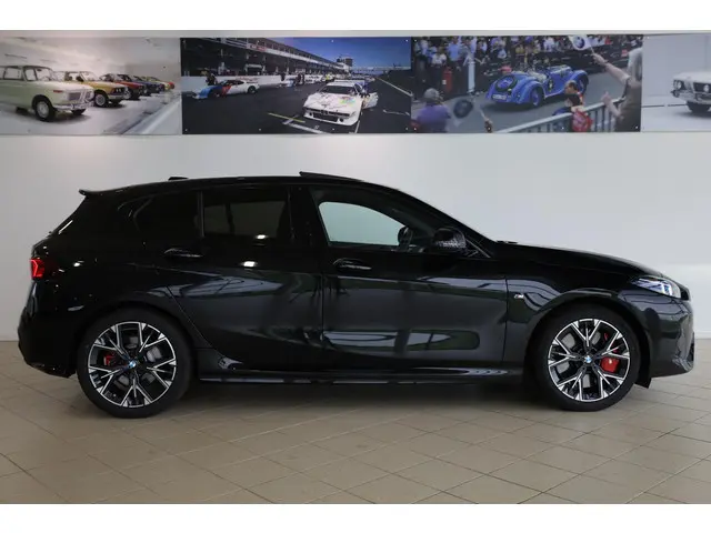 BMW 1 Serie 120 2025 Benzine 3