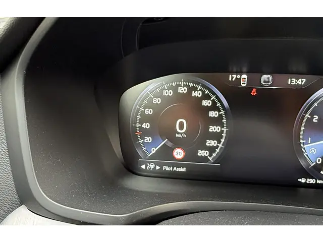 Volvo V60 2.0 B4 Momentum Bus. 2022 Benzine 12