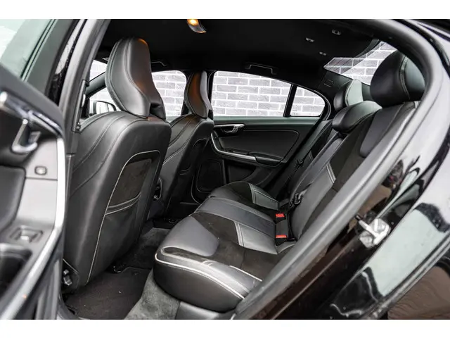 Volvo S60 1.5 T3 R-Design 2018 Benzine 8