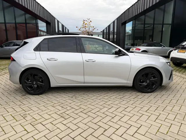 Opel Astra 1.2 GS Line Automaat Pano 360 2023 Benzine 4