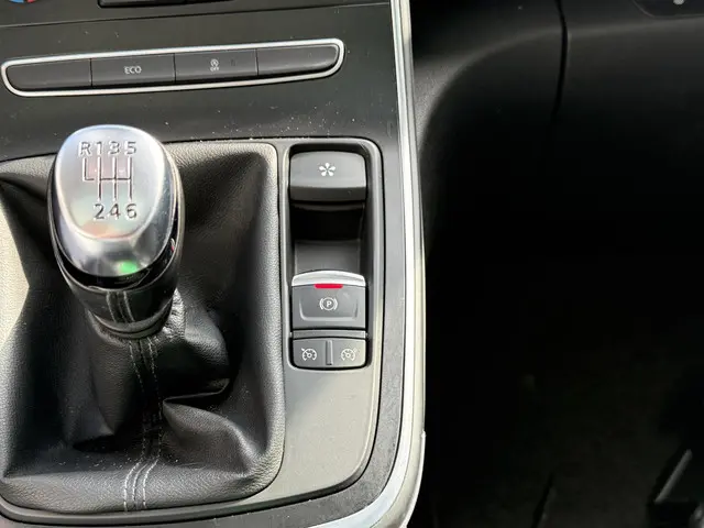 Renault Grand Scénic 1.3 TCe Intens 7p. 2018 Benzine 23