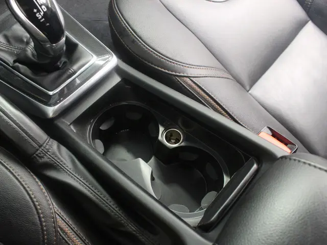 Volvo V40 Cross Country T3 Polar+ Luxury 2018 Benzine 24